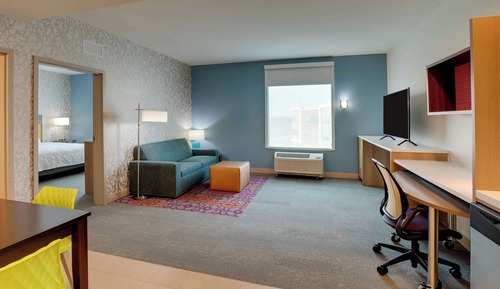 Suite, 1 très grand lit, accessible aux personnes à mobilité réduite, baignoire