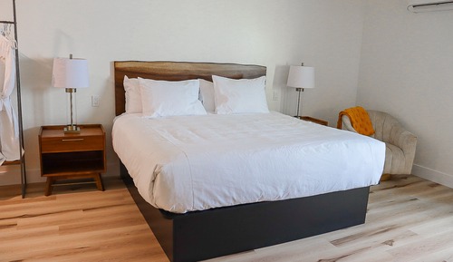 Chambre, 1 très grand lit