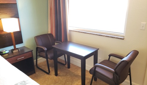 Chambre Standard, 1 très grand lit, non-fumeurs, vue ville