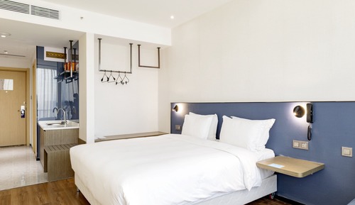 Chambre Standard, 1 très grand lit (High Floor)