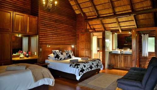 Cabane Familiale, 2 chambres, balcon, vue fleuve (Martial Eagle Unit 9)