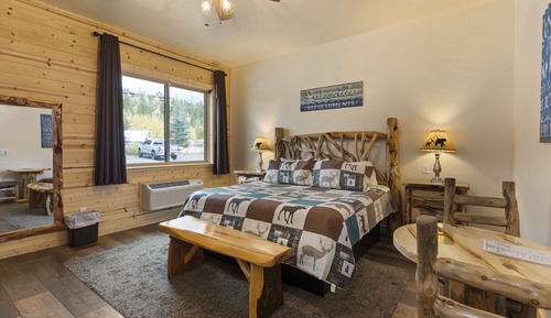 Chambre Confort, 1 très grand lit, non-fumeurs