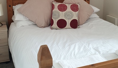 Chambre Double, salle de bains attenante (Small )