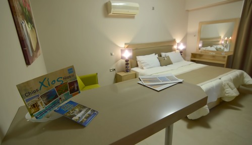 Suite Studio Junior, 1 très grand lit, vue plage, en front de plage