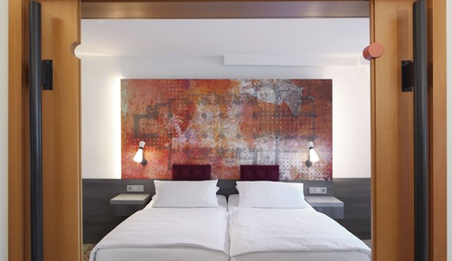 Suite, 1 lit double (Larger Room)