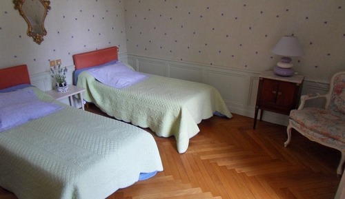 Chambre Quadruple Confort, salle de bains privée, vue piscine