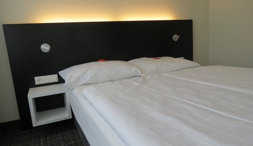 Chambre Double Économique (bed 140 cm wide)