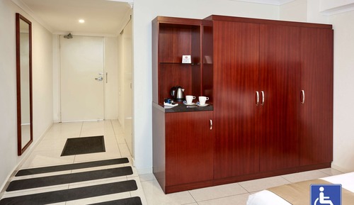 Chambre Standard, 1 grand lit, accessible aux personnes à mobilité réduite, non-fumeurs