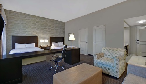 Studio, 2 Queen Beds, Hearing Accessible with Roll-In Shower