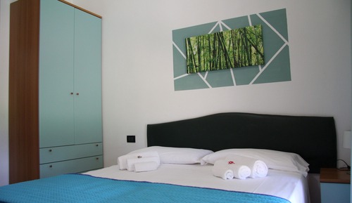 Studio, vue jardin, côté jardin