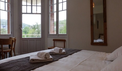 Chambre Quadruple Supérieure, salle de bains attenante (Vue rivière)
