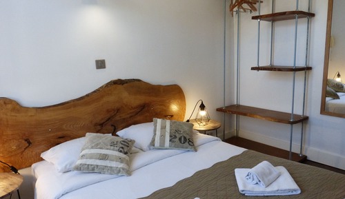 Chambre Double Économique, salle de bains attenante (Vue village)
