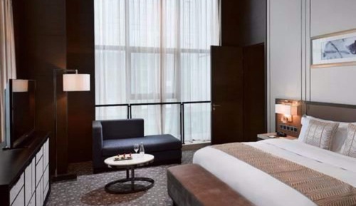 The Level, Suite Affaires