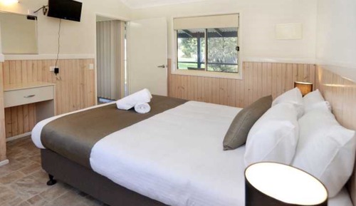 Cabane Deluxe (Sleeps 4 - Accessible - Dog Friendly)