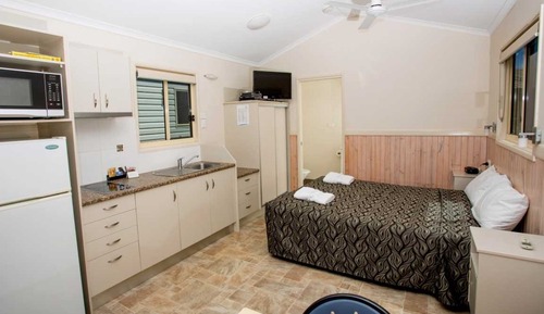 Cabane Standard (Sleeps 5 - Dog Friendly)