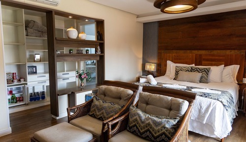 Suite Deluxe, 1 très grand lit, climatisation, vue partielle sur la mer