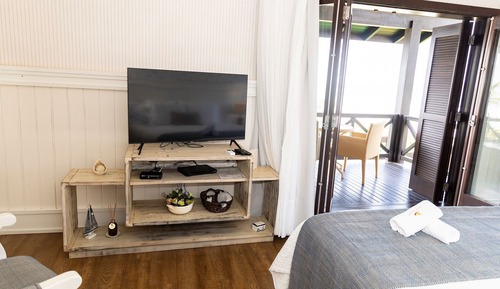 Suite Luxe, 1 très grand lit, baignoire à jets, vue mer