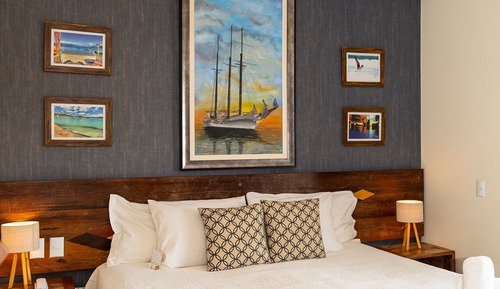 Suite Deluxe, 1 très grand lit, climatisation, vue partielle sur la mer