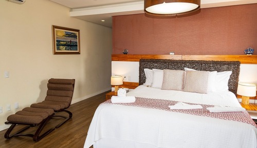 Suite Luxe, 1 très grand lit, baignoire à jets, vue mer