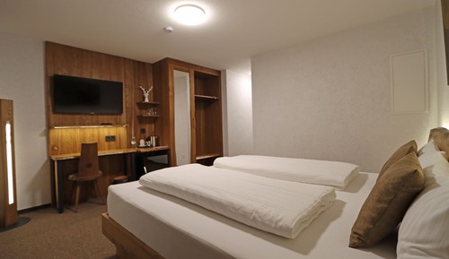 Chambre Double Deluxe, 1 très grand lit, non-fumeurs, vue montagne