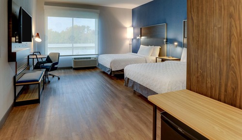 Chambre, 2 grands lits (Mobility & Hearing, Roll-In Shower)