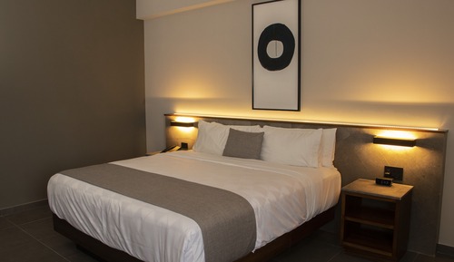 Chambre Double Deluxe, 1 très grand lit, vue ville