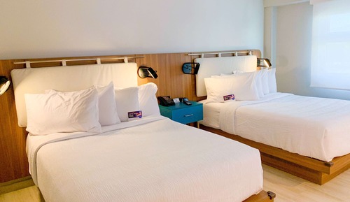 Chambre, 2 lits doubles, non-fumeurs (Mobility Accessible, Roll In Shower)