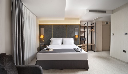 Luxury Deluxe Room with Balcony
