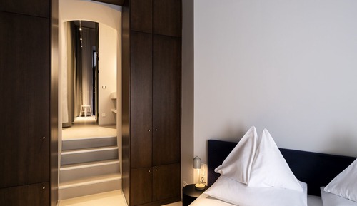 Street Suite Serviten