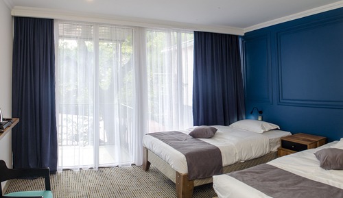 Chambre Deluxe Double ou avec lits jumeaux, 1 très grand lit, vue jardin