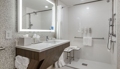 Suite, 2 grands lits (Mobility & Hearing, Roll-In Shower)