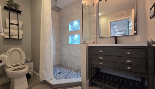 Chambre Simple Luxe, 1 très grand lit et 1 canapé-lit, vue piscine