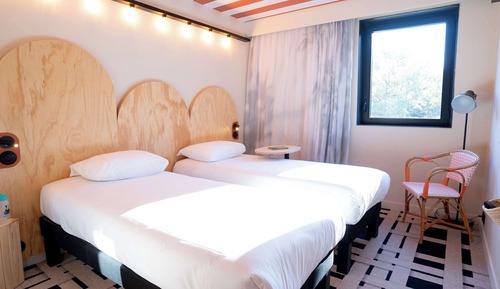 Chambre Standard, 2 lits une place