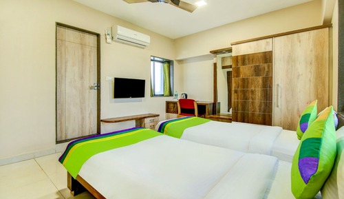 Chambre Triple Familiale, plusieurs lits, côté jardin