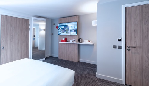 Chambre Standard, 1 grand lit, accessible aux personnes à mobilité réduite (with Free Hot Breakfast)