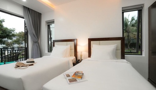 Chambre « Premier » Double ou avec lits jumeaux, vue piscine