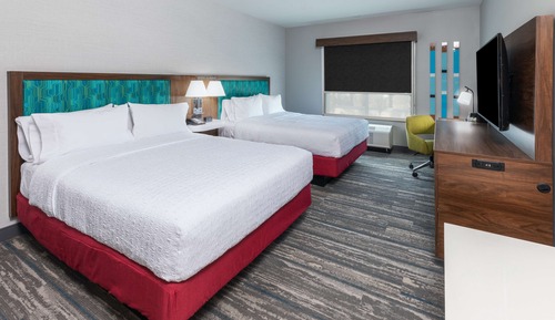 Chambre, 2 grands lits, accessible aux personnes à mobilité réduite, baignoire (Hearing)