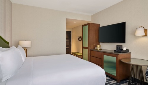 Chambre, 1 très grand lit, non-fumeurs (Mobility Accessible, Transfer Shower)