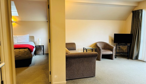 Appartement Classique, 1 très grand lit et 1 canapé-lit