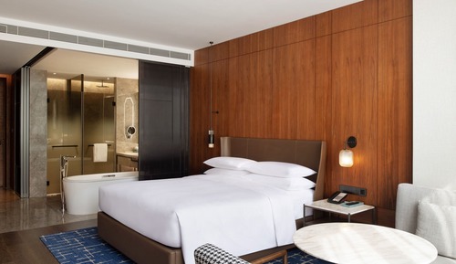 Chambre Premium, 1 très grand lit, vue jardin