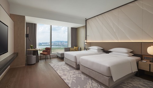 Chambre, plusieurs lits, vue lac