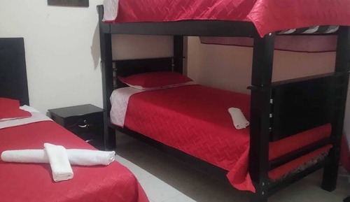 Dortoir Partagé, 3 lits une place