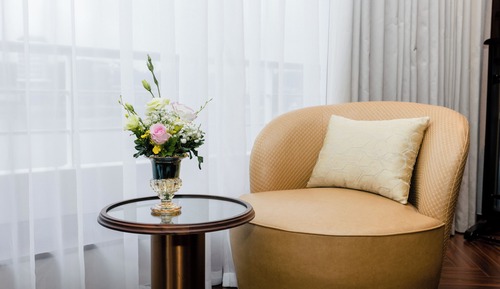 Chambre Exécutive, 1 très grand lit, balcon