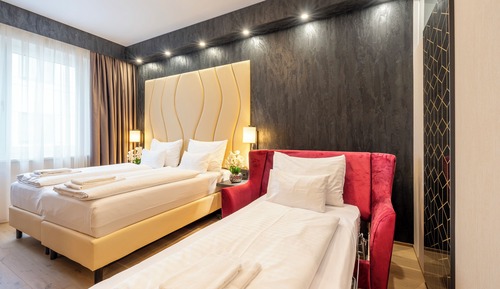 Suite, 1 lit double (Converts to 2 Twin Beds;with Sofabed)