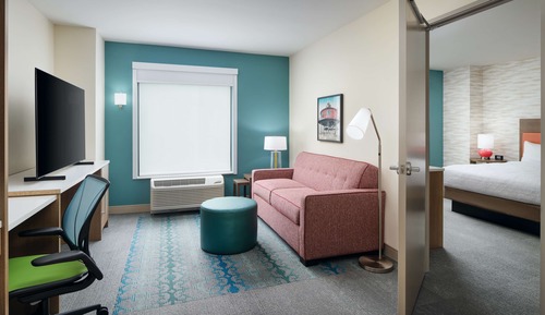Suite, 1 très grand lit, accessible aux personnes à mobilité réduite, baignoire