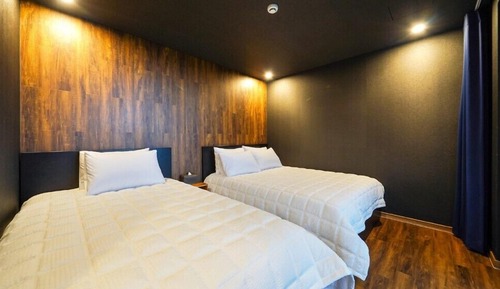 Chambre (201)