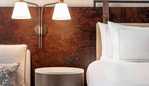 Chambre, 2 grands lits, vue ville