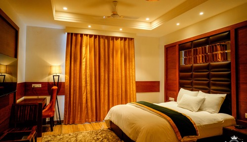 Chambre Deluxe, 1 très grand lit, vue ville