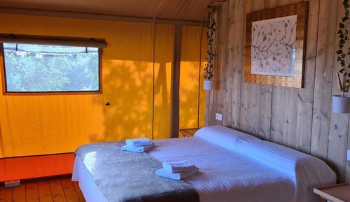 Tente Junior, 1 grand lit, salle de bains privée, vue montagne