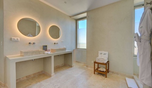 Suite Junior Deluxe avec terrasse & Accès Spa inclus